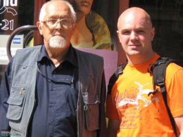 В детстве пережил тяжелейшее ДТП, перенёс две трепанации. Первая была за границей, где жили на тот момент, вторая - в НИИ нейрохирургии им. проф. А.Л.Поленова. Оперировал и много лет после наблюдал нейрохирург Алексей Алексеевич Молотков. Золотой человек и профессионал высочайшего класса.
К сожалению, несколько лет назад ушёл из жизни.