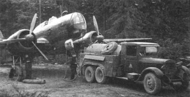 К посту добавлю  технический момент. Для исторической справедливости так сказать:) Самолёты были ДБ-3Т (торпедоносцы) переоборудованные для сброса бомб. 
 Их путают с ИЛ-4 часто, хотя внешне они отличаются. Фото самолётов 1мтап ВВС БФ :