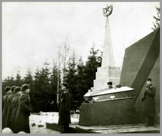 41й километр Ленинградского ш. 3 декабря 1966г и сегодняшнее время.
Живу в Зеленограде с 1964г, родители ходили провожать прах в Москву.