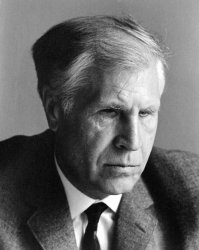 Лев Семёнович Понтрягин  — советский математик, один из крупнейших математиков XX века, академик АН СССР. В (14 лет  потерял зрение в результате несчастного случая - взорвавшийся примус вызвал сильнейший ожог лица).