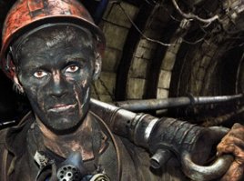 Вы наверное слесарь 6го разряда, целыми днями на заводе :D . Если раз в неделю на 5 минут заходите в цех, то уже прям пролетарий весь из себя труженик такой. Почти как на картинке. Там как раз приведена фотка старой угольной ТЭЦ. На ней тоже в свое время все было покрашено в разные яркие цвета.