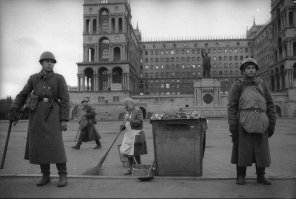 5 декабря 1988 года в 4 часа утра началась зачистка от митингующих площади им.Ленина в г.Баку силами милиции, внутренних войск и курсантов училищ МВД. Будучи курсантом 2-го курса училища МВД, находился в оцеплении данной площади.