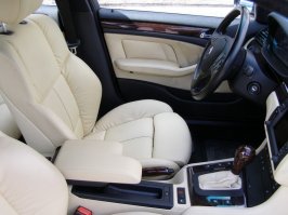 BMW E46 Touring 330d , 330xd (полный привод)
Двигатель M57 один из самых удачливых,экономичных и надежных  дизельных двигателей в целом.
С завода комплектуется M подвеской и тормозами. 
На мой взгляд один из самых симпатичных "сараев".  А салон просто сказка не говоря об остальном. Управляемость  на высоте.