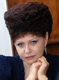 Девушки постарели, а привычки остались.