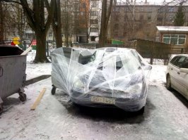 Не ставьте машины возле мусорных баков!