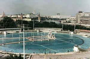 Эх ГАДЫ УбогИЕ... Верните бассейн!