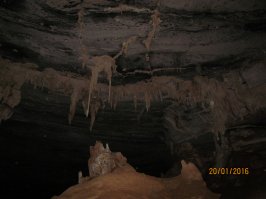 да, от Палмейраса до Вале ду Капао 20км грунтовки убитой, с промоинами, ямами и колдобинами, темнеет рано, в этом тазу арендованном свет вообще никакой, изматерился пока доехал. Но оно того стоило.