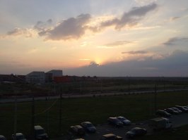 Да тут много любителей сфоткать закат))). Я тоже.