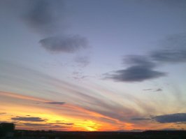 Да тут много любителей сфоткать закат))). Я тоже.