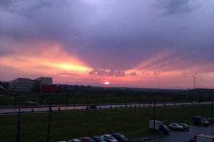 Да тут много любителей сфоткать закат))). Я тоже.