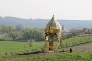 Там есть, где разгуляться.))) К следующему лету обещают отстроить домики, чтобы можно было приезжать на несколько дней.