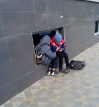 -Сынок, хватит дома сидеть, иди с ребятами на улицу поиграй. -Хорошо, мам.