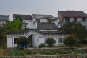 Этот домик в ,,Старой деревне" возле города Tonglu, China.