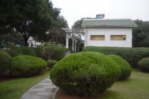 А это уже в самом городе Tonglu, China, на улице и отеле 5 звёзд. Всё стильно и удобно.