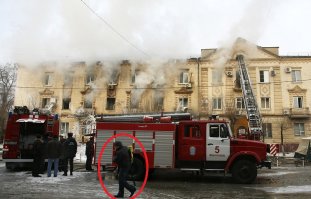 Уникальное кстати фото! тип гражданской наружности под шумок пи...т средство индивидуальной защиты органов дыхания!