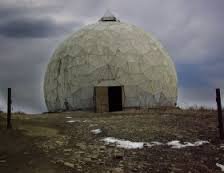 во Владивостоке вот такие шарики заброшенные есть, не плохой домик получился бы