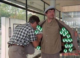 9 самых безумных вещей, которые можно купить на «чёрном» рынке