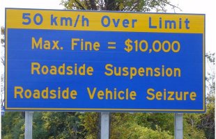 """поищи видос "соляр ис 190км/ч под Пензой"""
Это ппц!
Я очень рад что в стране где я живу ипут за скорость так что мало не кажется ни кому
150 км/ч - отъём тачки, прав и штраф $10000.
И это правильно.