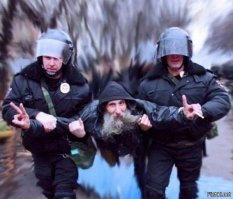 Петербургский фотограф абсурда, гротеска и безумия