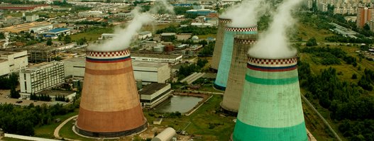 Градирни ТЭЦ 26 - Москва - Бирюлево-Западное :))) Настоящий сюрреализм.  Правда еще до постройки 5 трубы. Сейчас даже круче :)