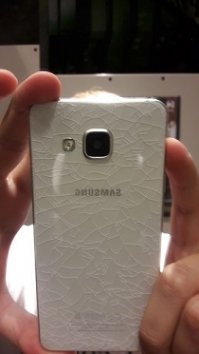 Такая же беда с моим телефоном. Подскажет кто, как сделать из него то, что в посте?  Чем и как красили. Есть у кого мысли?