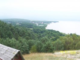 Ну раз тут есть фотки "малых родин", то и я своей похвастаюсь. Хоть некоторые скажут, что это не русские края, однако Калининградская область и уникальная Куршская коса это тоже Россия.
Первые два фото это мой город Зеленоградск и берег Балтийского моря, а две последние это Куршская коса. Танцующий лес (давнишняя фотка, но там всё так же) и вид с дюны Эфа.