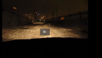 сейчас найду исходник. 
1 - ближний.  2 - дальний. Действительно качество в первом моём после не очень хорошее, там можно перепутать. Но посмотрите еще раз видео и фото, у автора фар вообще нет.