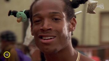 Баклажан, ну кто-б сомневался. Нельзя квартал из этих мразей вывести.