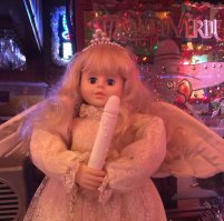 Сразу 2 в 1 - игрушка маме и дочке! Если, что кукла дочке =)