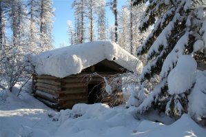 Зима, это неповторимое время года.
Если у тебя нет зимы, то это не повод говорить, что ее нет у других