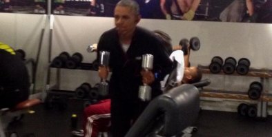 Этому меланинодостаточному гражданину своей страны Будет чем заняться... Скоро)))
З.Ы.: сорри за не очень качественную картинку, но, вроде, узнаваем даже так))