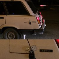 Ну и что здесь смешного? Мужик замочек повесил, что бы бензин не сливали. У меня в пору владения ваз 2107, молодняк что на скутерах гоняет, тоже повадились бензин сливать. Тоже пришлось на бак мастрячить замок.