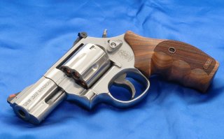 Отбиться можно только чем-то серьезнее