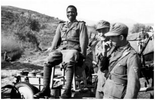 Да там всякой мрази хватало.Даже евреи,негры и индусы...