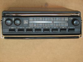 Урал-авто. Совершенно новенький в заводской упаковке 1985 года выпуска лежит в гараже. И на хрен не нужен и выкинуть жалко.