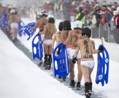 Снежные королевы: эти женщины всё лето ждут свое любимое время года - зиму!