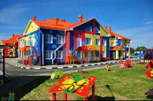 Ужас какой-то

Детский садик, должен выглядеть вот так!