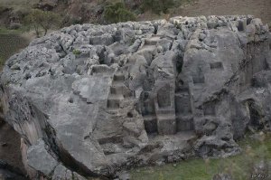 Этот скульптор мнёт камни как пластилин