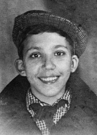 Юрий Никулин в школьные годы. 1953 год.
1933 наверно.