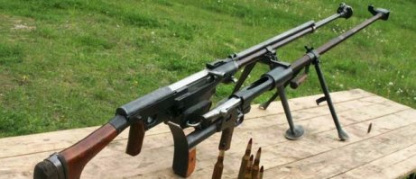ПТРД и ПТРС в начале войны в условиях нехватки противотанковых пушек, очень сильно помогли. Также им с переменным успехом лупили по самолётам и использовали как снайперские винтовки.