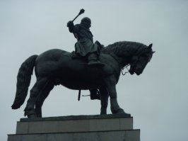 Самый большой в Европе конный памятник: памятник Жижке на холме витков в Праге