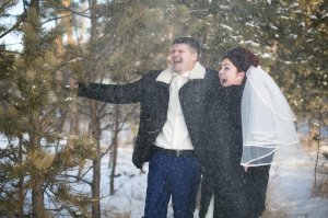 и даже если мы играем свадьбу в ноябре) нам не страшен  волшебный , сказочный, покрывающий все вокруг снег!