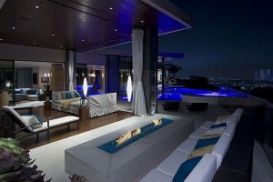 Что-то я не понял... Это что, кровать и места для зрителей?