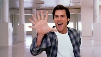 Замерзший шланг на заправке под Екатеринбургом