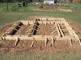 вот это работа плотников. а в сюжете работа как минимум столяра.