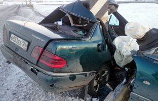 тоже крепкая машина, но столбы наши, все для людей