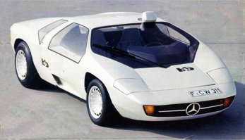 А вот как выглядела дорестайлинговая версия до 1991 года. Автор выложил фотки почти современной машины, а рассказывает о временах начала производства жигулёвской классики, ловкий ход. :)