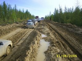 Хороший самолет. А вот дорога в Якутск. Вряд ли оккупанты России, сделали бы дорогу хуже.