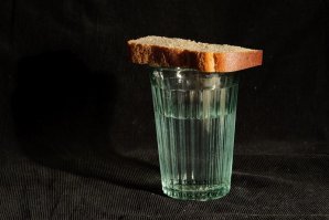 Нну, за Ириску. За нашу детскую любовь.