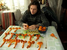 Стесняюсь спросить - это он к чему готовится?